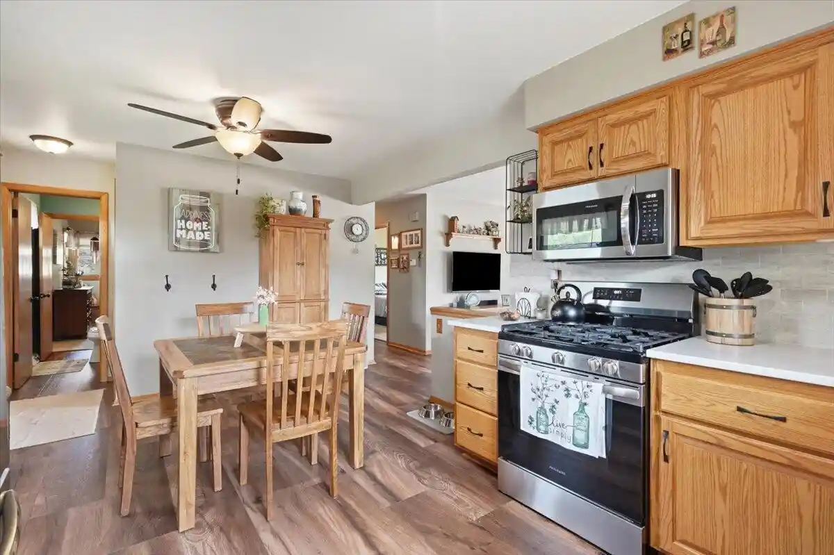 46th image of 545 E Estates Pl Pl, Oak Creek, WI 53154 | MLS# 1971743