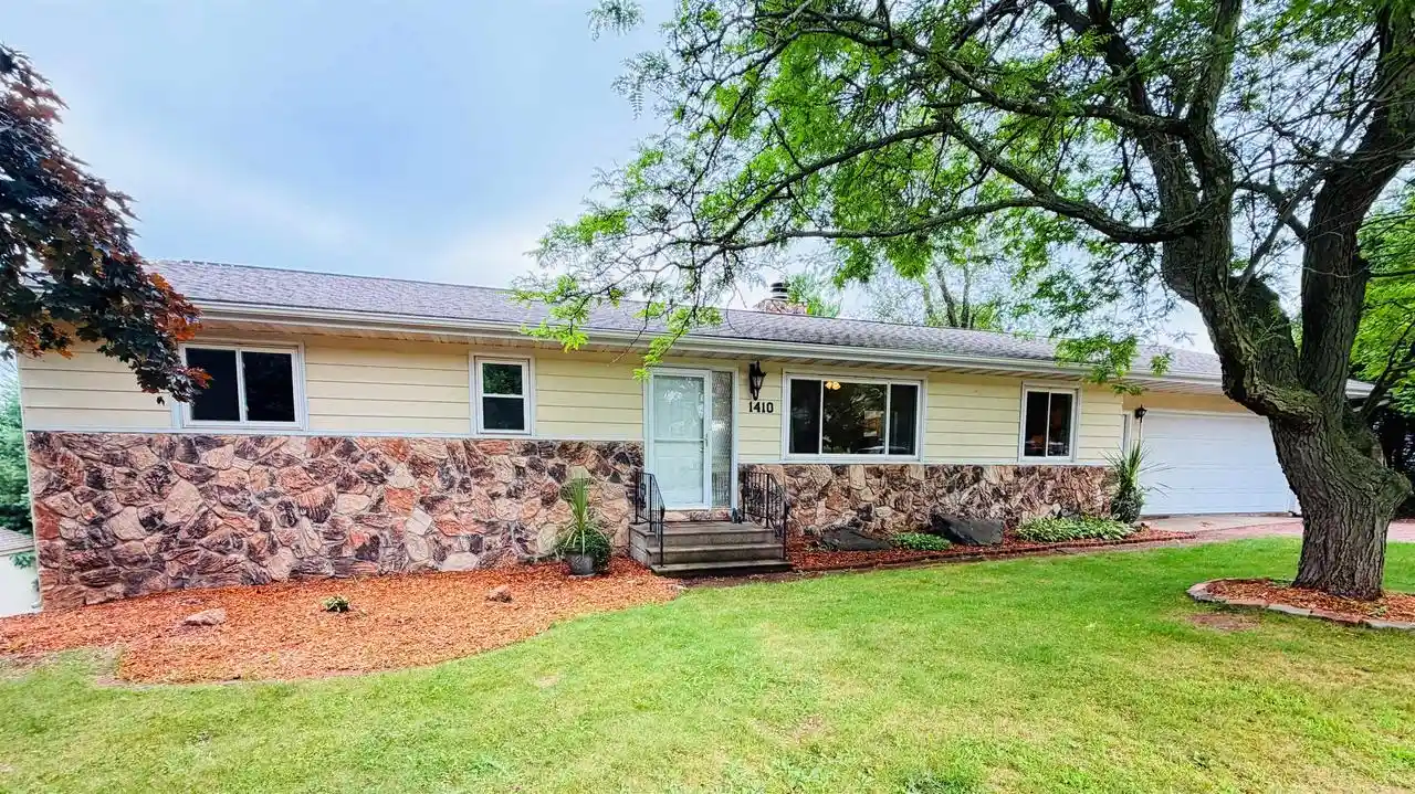 1st image of 1410 Woodlawn Road Road, Wausau, WI 54403 | MLS# 22603310