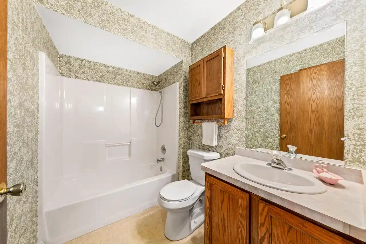 3rd image of 8899 S Patricia Boulevard Boulevard, Oak Creek, WI 53154 | MLS# 1971745