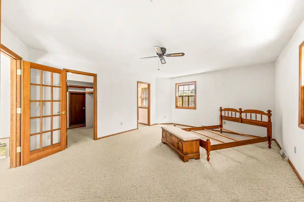 4th image of 8899 S Patricia Boulevard Boulevard, Oak Creek, WI 53154 | MLS# 1971745