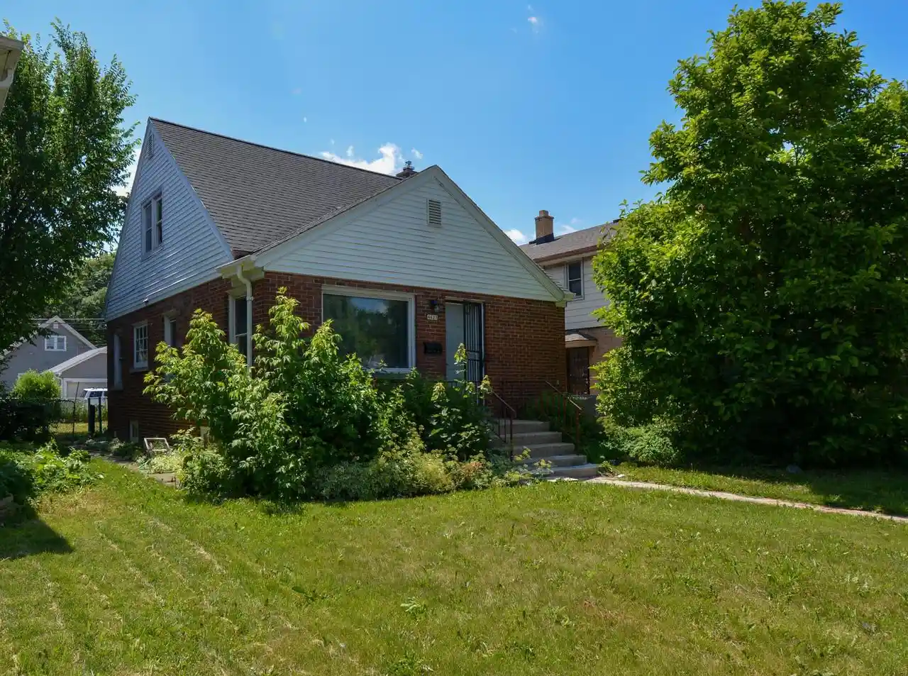 Photo 3 of Single family home for sale at 4623 W Fond Du Lac Avenue Avenue, Milwaukee, WI 53216 | MLS# 1971755 | Listing updated on 2026-09-08