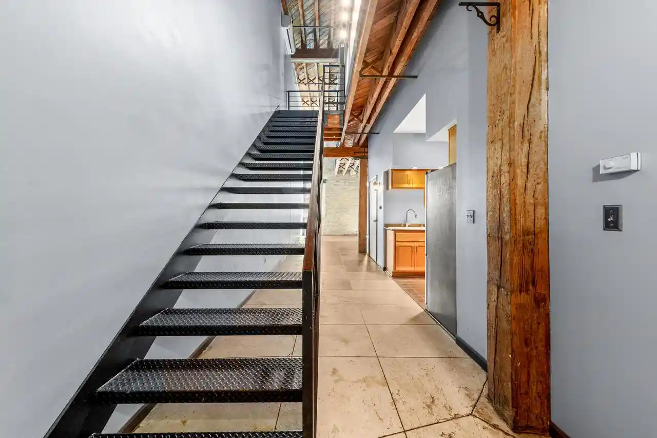 4th image of 904 E Pearson Street Street #115, Milwaukee, WI 53202 | MLS# 1971757