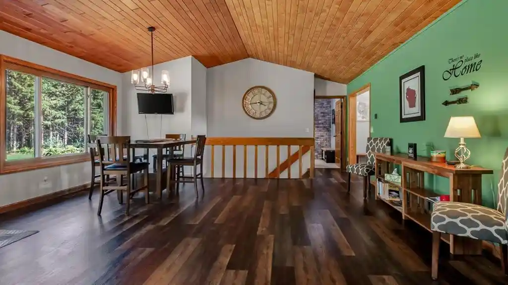 4th image of 884 Windsor Forest Dr Dr, Altoona, WI 54720 | MLS# 1603237