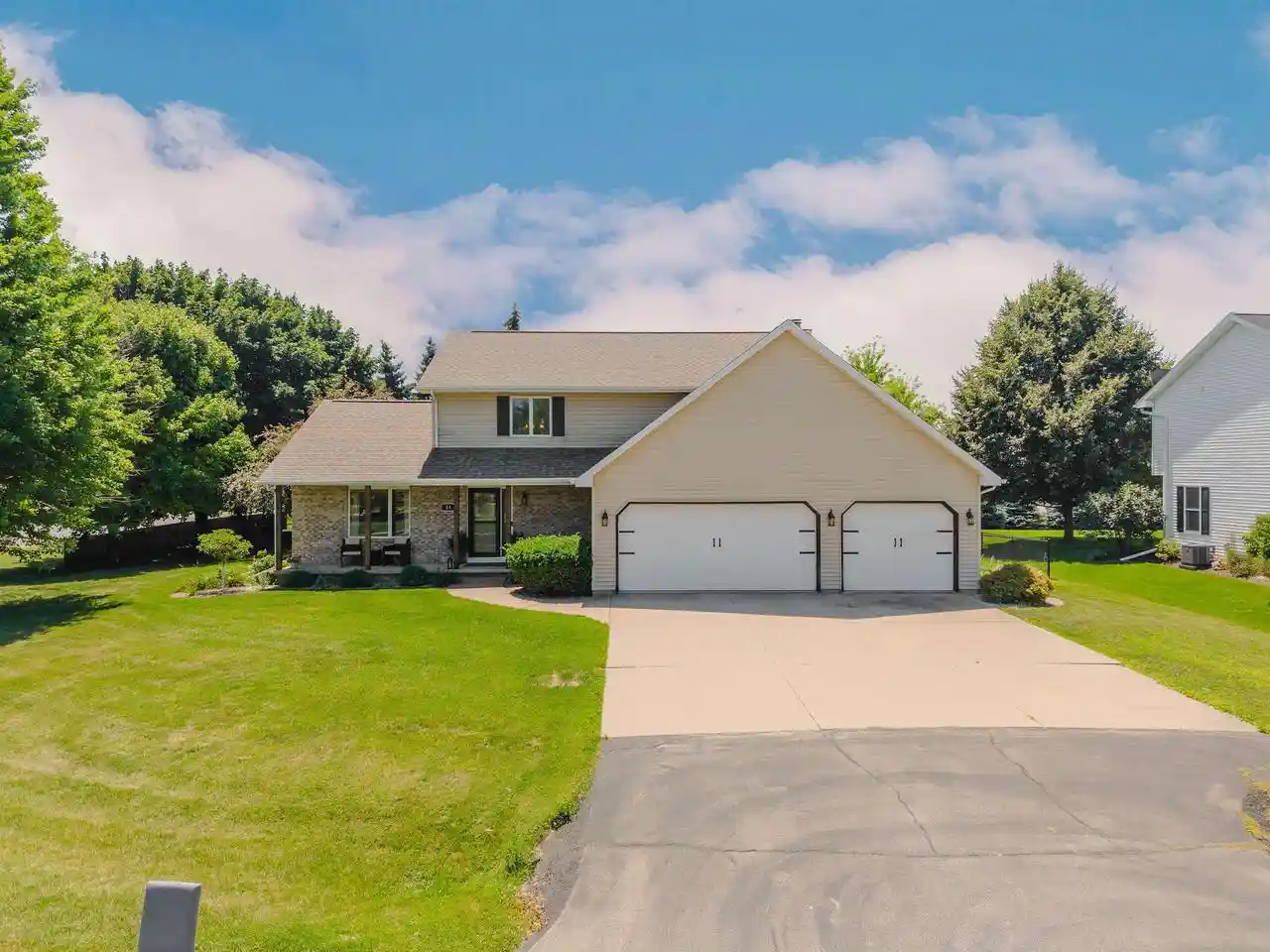 1st image of 51 Overland Trail Trail, Oshkosh, WI 54904 | MLS# 50329155