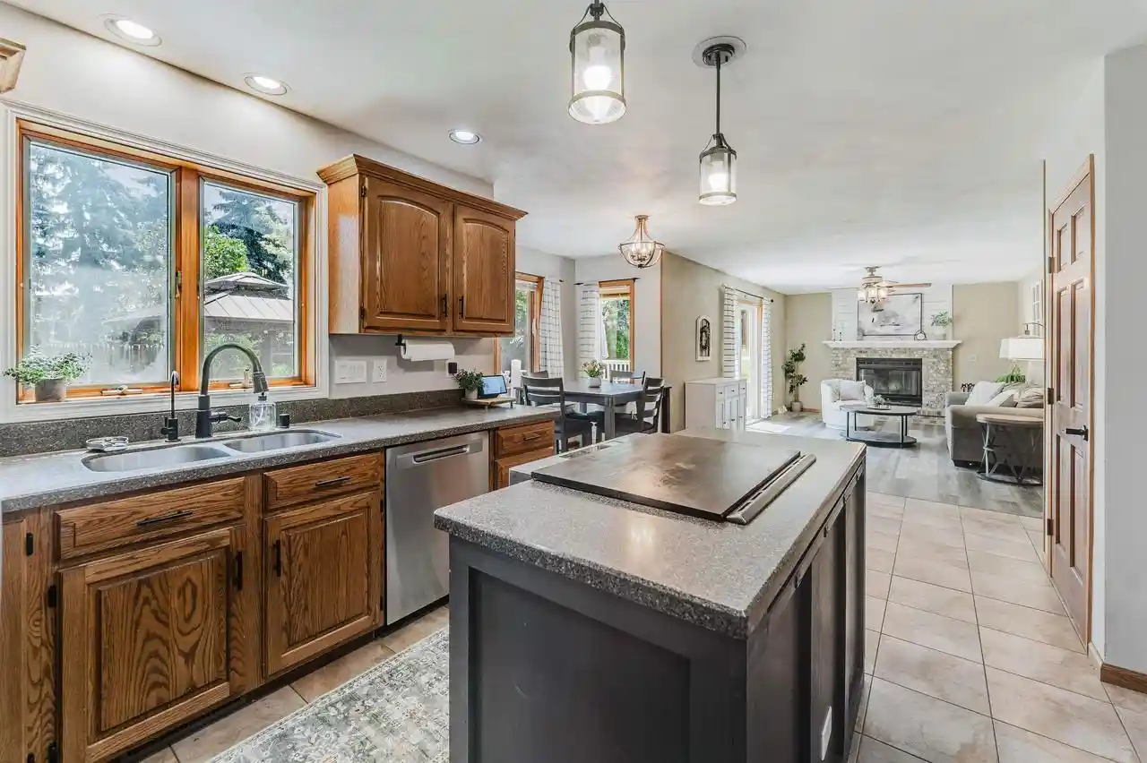 3rd image of 51 Overland Trail Trail, Oshkosh, WI 54904 | MLS# 50329155