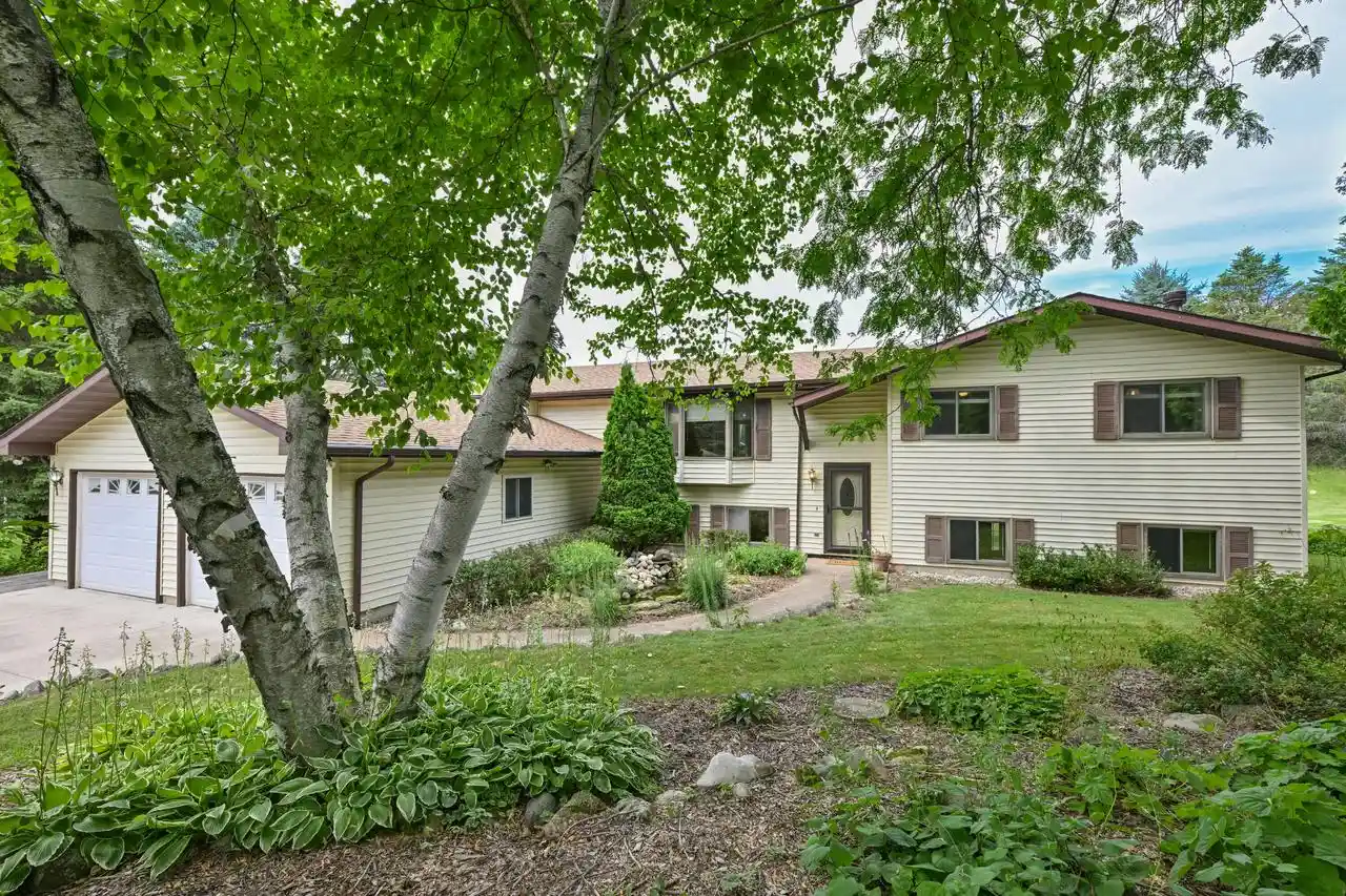 1st image of 4751 E Oakview Dr Dr, Milton, WI 53563 | MLS# 1971763