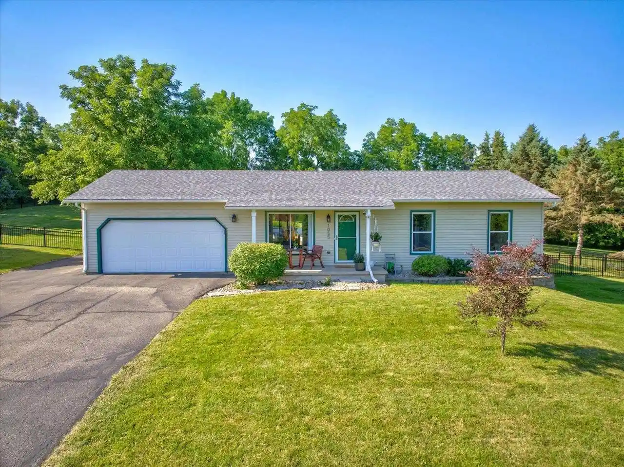 1st image of 1055 Glenway Road Road, Oregon, WI 53575 | MLS# 2028121