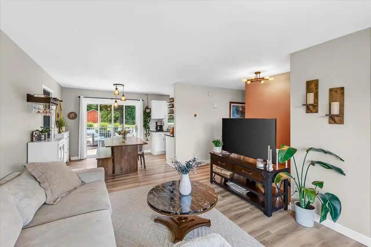 3rd image of 1055 Glenway Road Road, Oregon, WI 53575 | MLS# 2028121