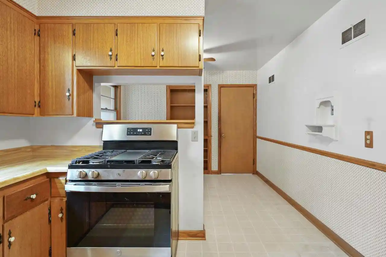 44th image of 9 Fremont Circle Circle, Madison, WI 53704 | MLS# 2028126