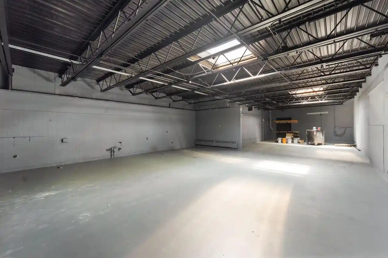 Listing Photo 4 - Condo for sale in building located at 3015 S 13Th St St, Milwaukee, WI 53215 - Unit #3017