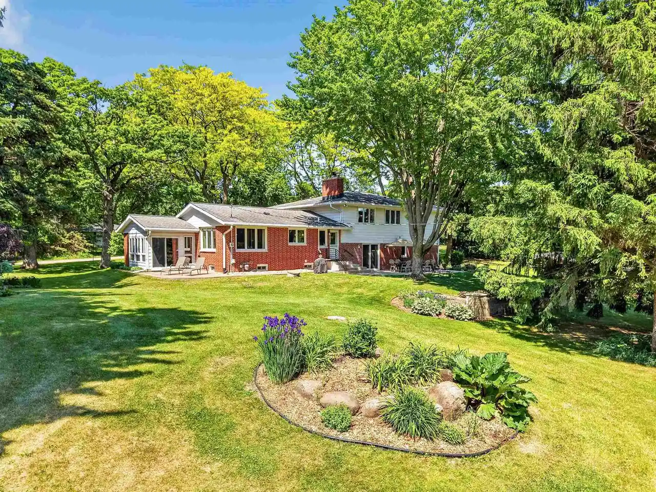 1st image of 5567 Shamrock Lane Lane, Fitchburg, WI 53711 | MLS# 2028137