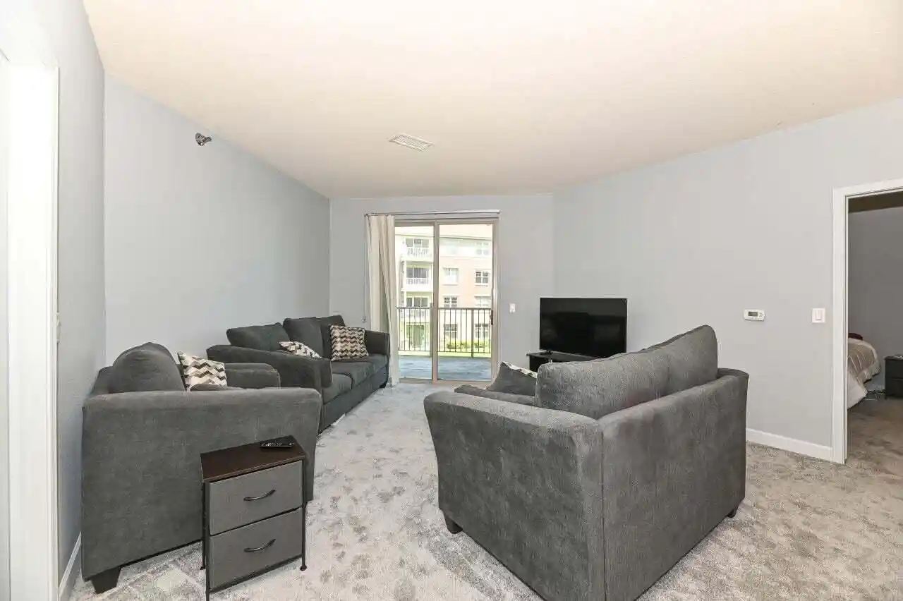 3rd image of 4130 S Lake Dr Dr, Saint Francis, WI 53235