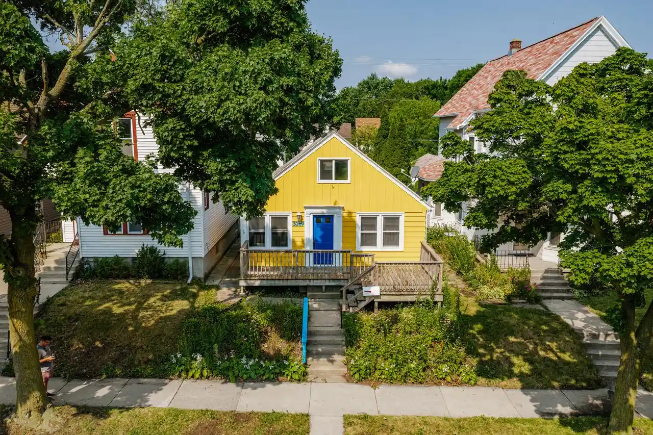 1st image of 3269 N Oakland Avenue Avenue, Milwaukee, WI 53211 | MLS# 1971800