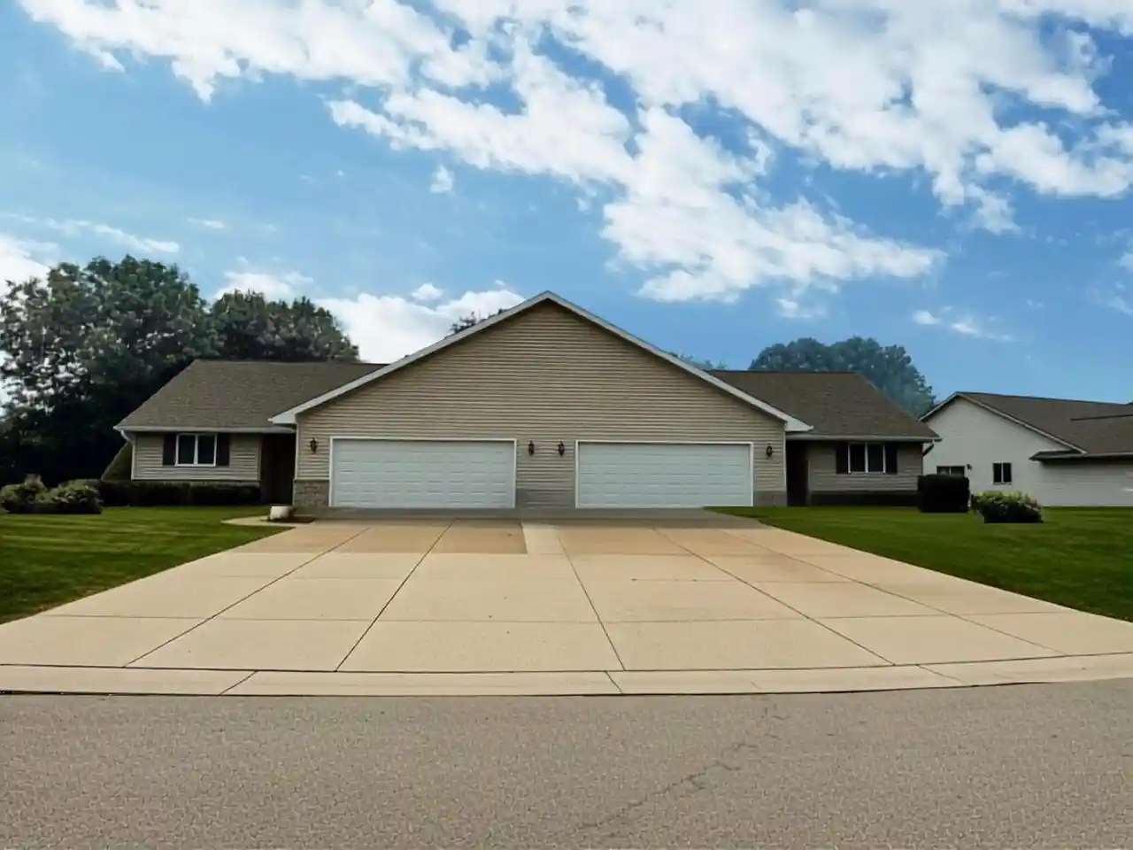 1st image of W3181 Westowne Court Court, Appleton, WI 54915 | MLS# 50329182