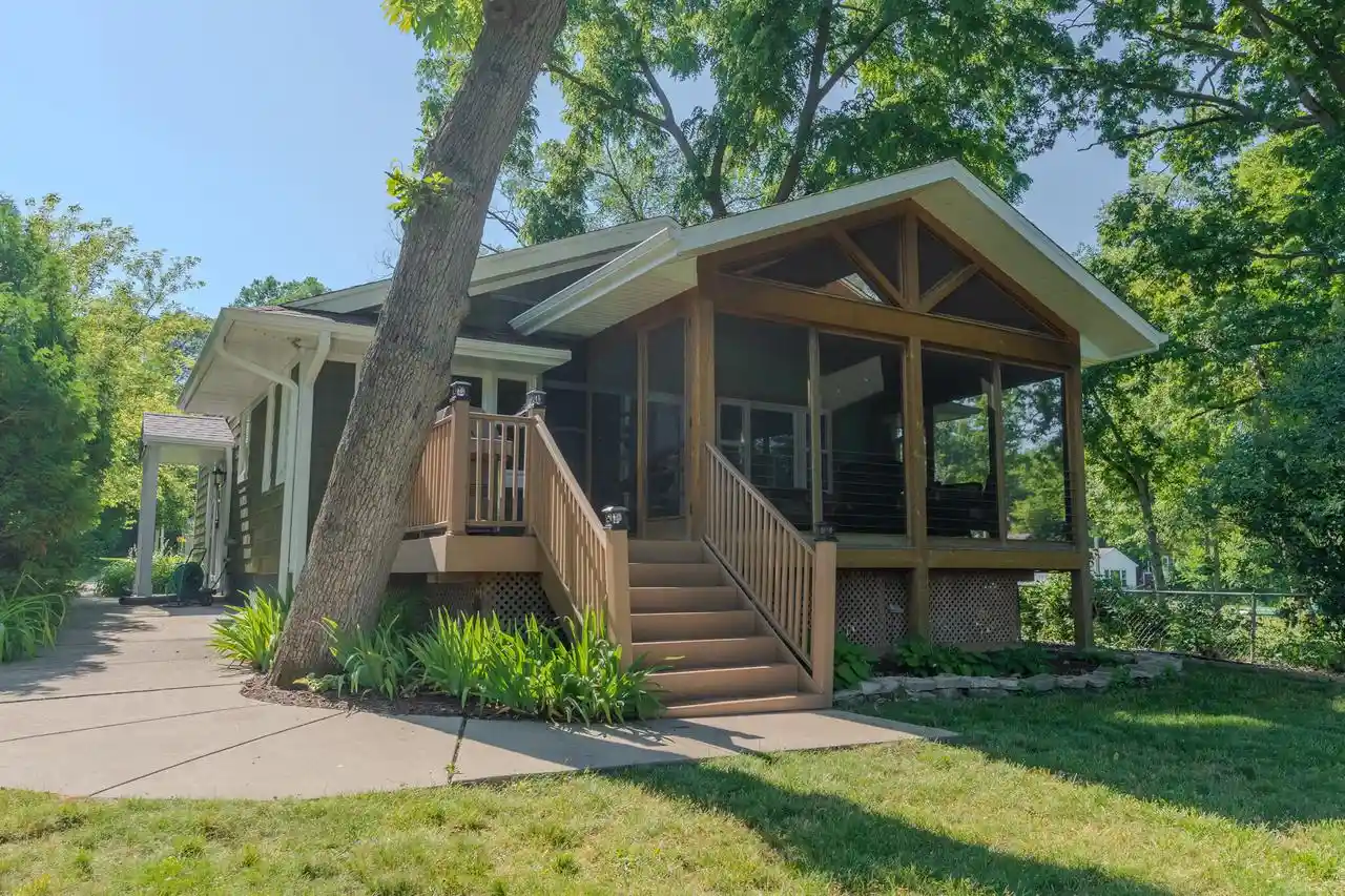 1st image of 2712 Nagawicka Avenue Avenue, Delafield, WI 53018 | MLS# 1971802