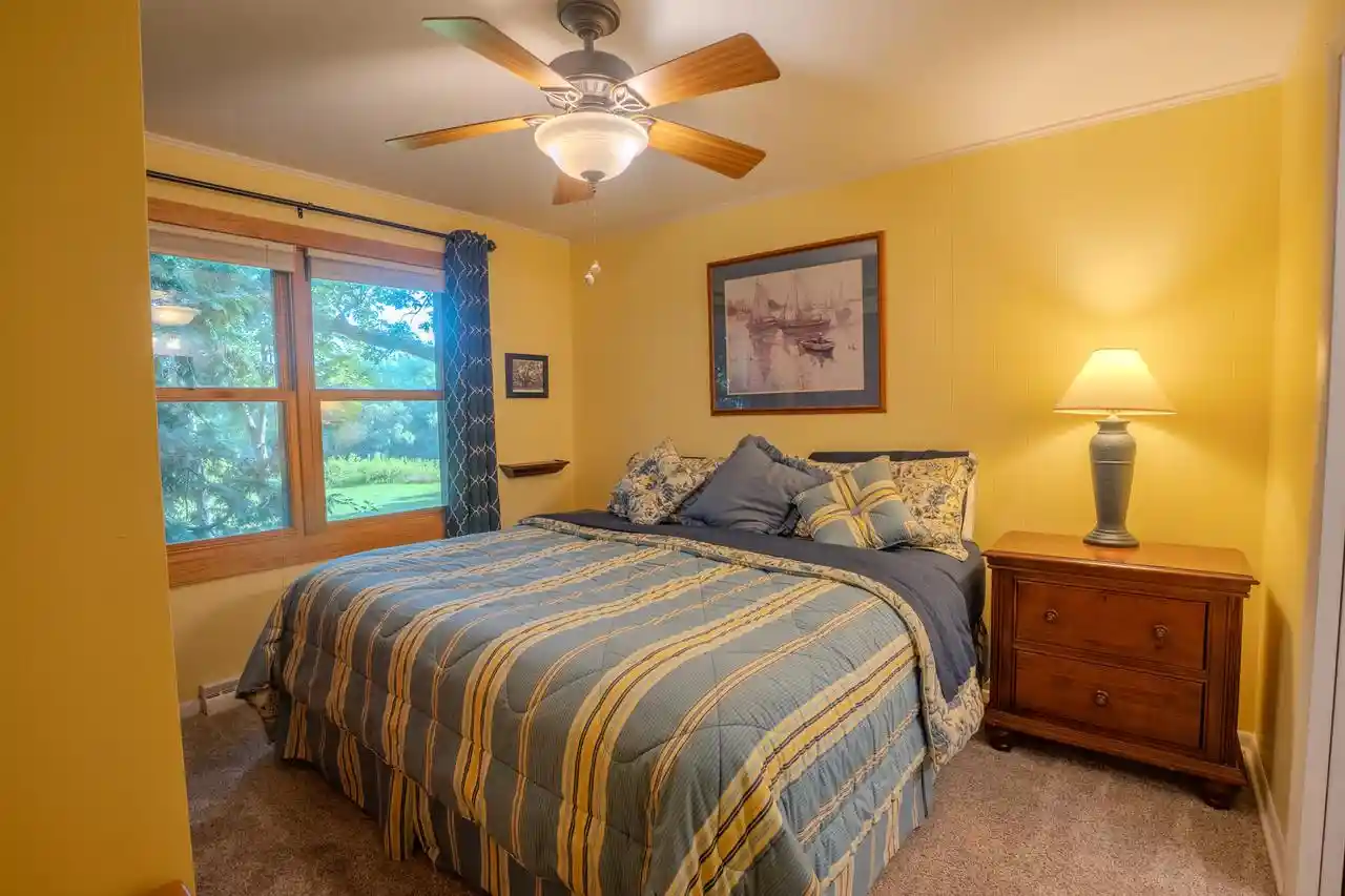4th image of 2712 Nagawicka Avenue Avenue, Delafield, WI 53018 | MLS# 1971802