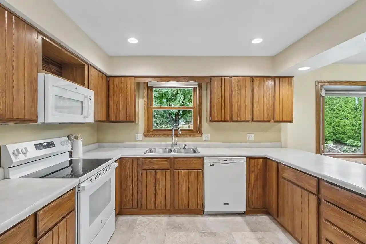 27th image of 978 Nantucket Dr Dr, Janesville, WI 53546 | MLS# 2028167