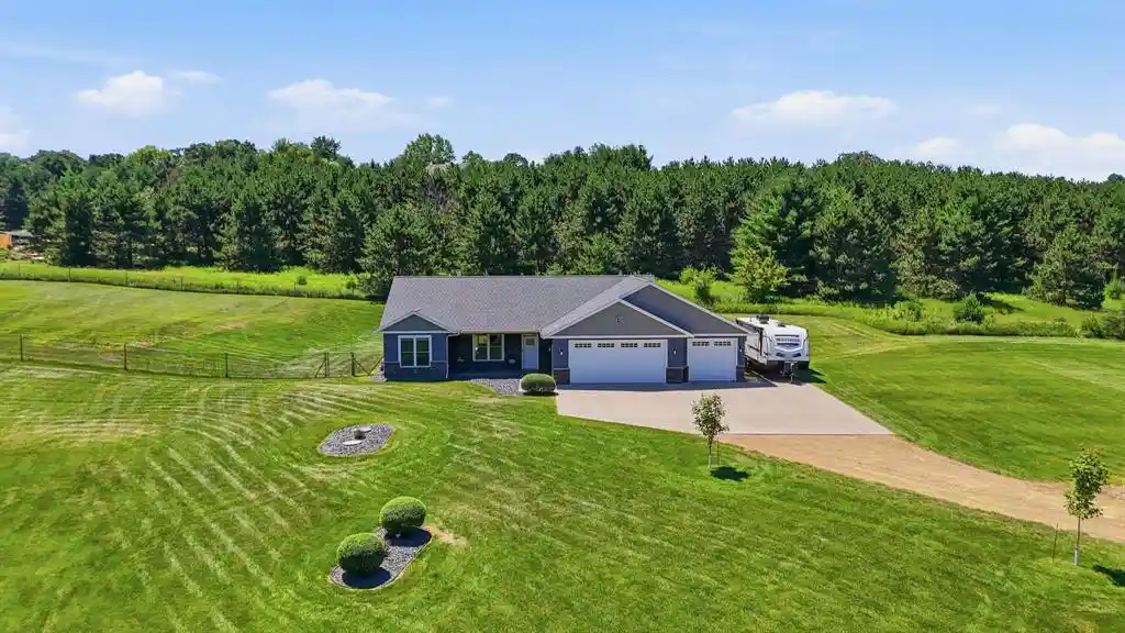 Photo 1 of Single family home for sale at 911 67th Avenue Avenue, Hudson, WI 54016 | MLS# 1603301 | Listing updated on 2026-08-03