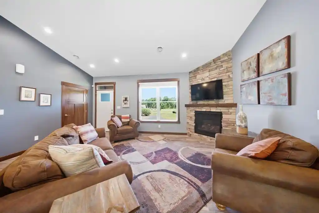Photo 3 of Single family home for sale at 911 67th Avenue Avenue, Hudson, WI 54016 | MLS# 1603301 | Listing updated on 2026-08-03