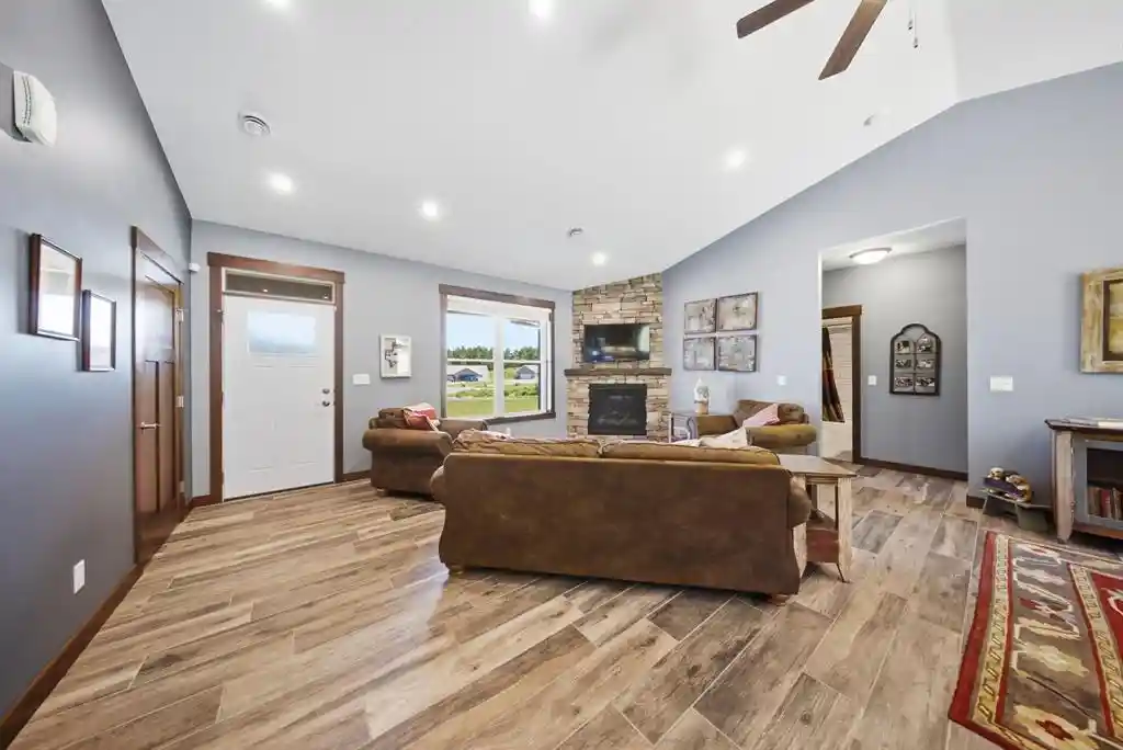 Photo 4 of Single family home for sale at 911 67Th Avenue Avenue, Hudson, WI 54016 | MLS# 1603301 | Listing updated on 2026-08-03