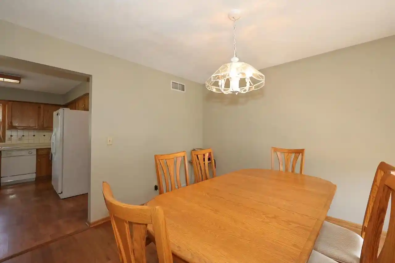 2nd image of 8795 S Lizanne Dr Dr, Oak Creek, WI 53154 | MLS# 1971831