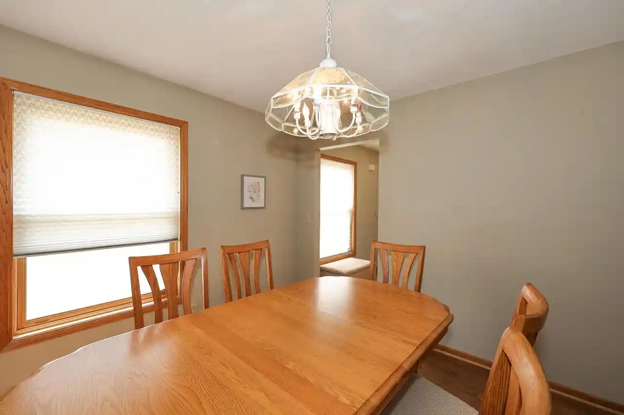 image of 8795 S Lizanne Dr Dr, Oak Creek, WI 53154 | MLS# 1971831