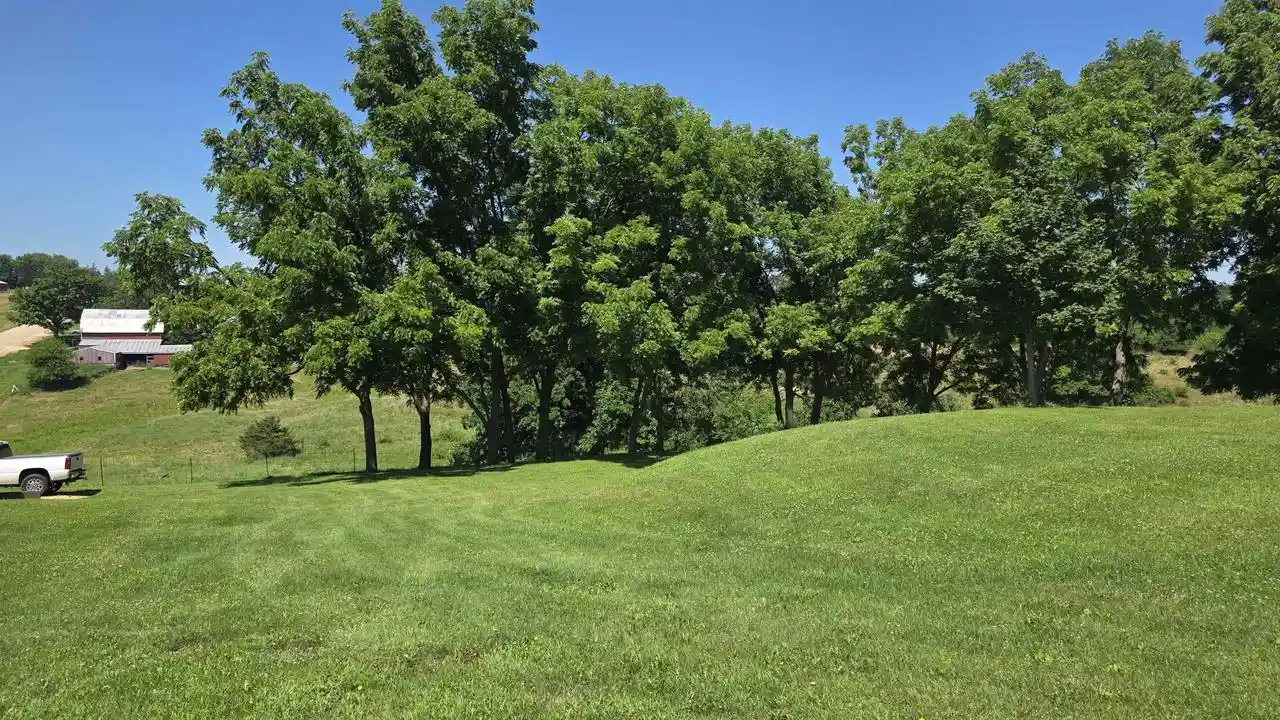 3rd image of 12315 Borah Ridge Road Road, Prairie Du Chien, WI 53821 | MLS# 2028171