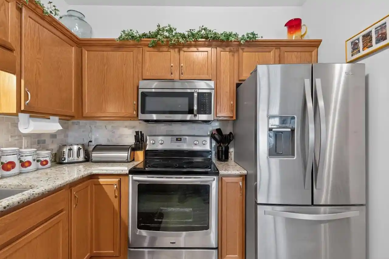 4th image of 6115 S Creekside Dr Dr #3, Cudahy, WI 53110 | MLS# 1971841