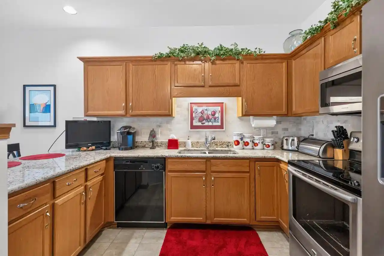 5th image of 6115 S Creekside Dr Dr #3, Cudahy, WI 53110 | MLS# 1971841