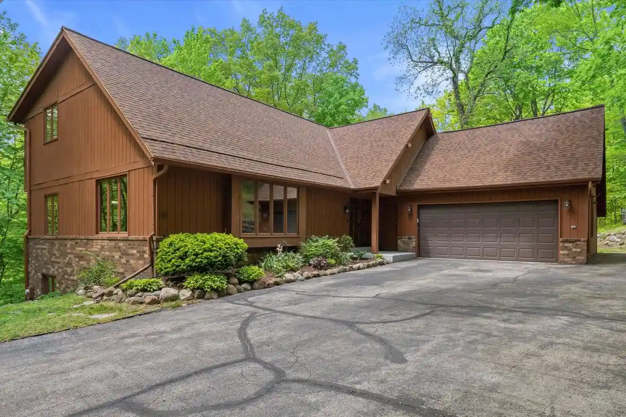 1st image of S87w28270 Lookout Lane Lane, Mukwonago, WI 53149 | MLS# 1971850