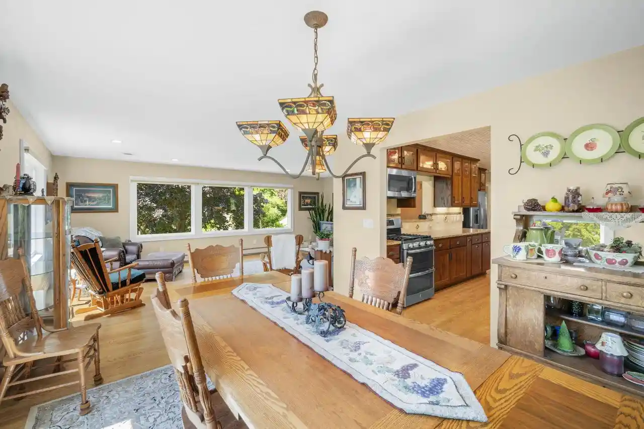 4th image of 818 E Badger Lane Lane, West Bend, WI 53095 | MLS# 1971852