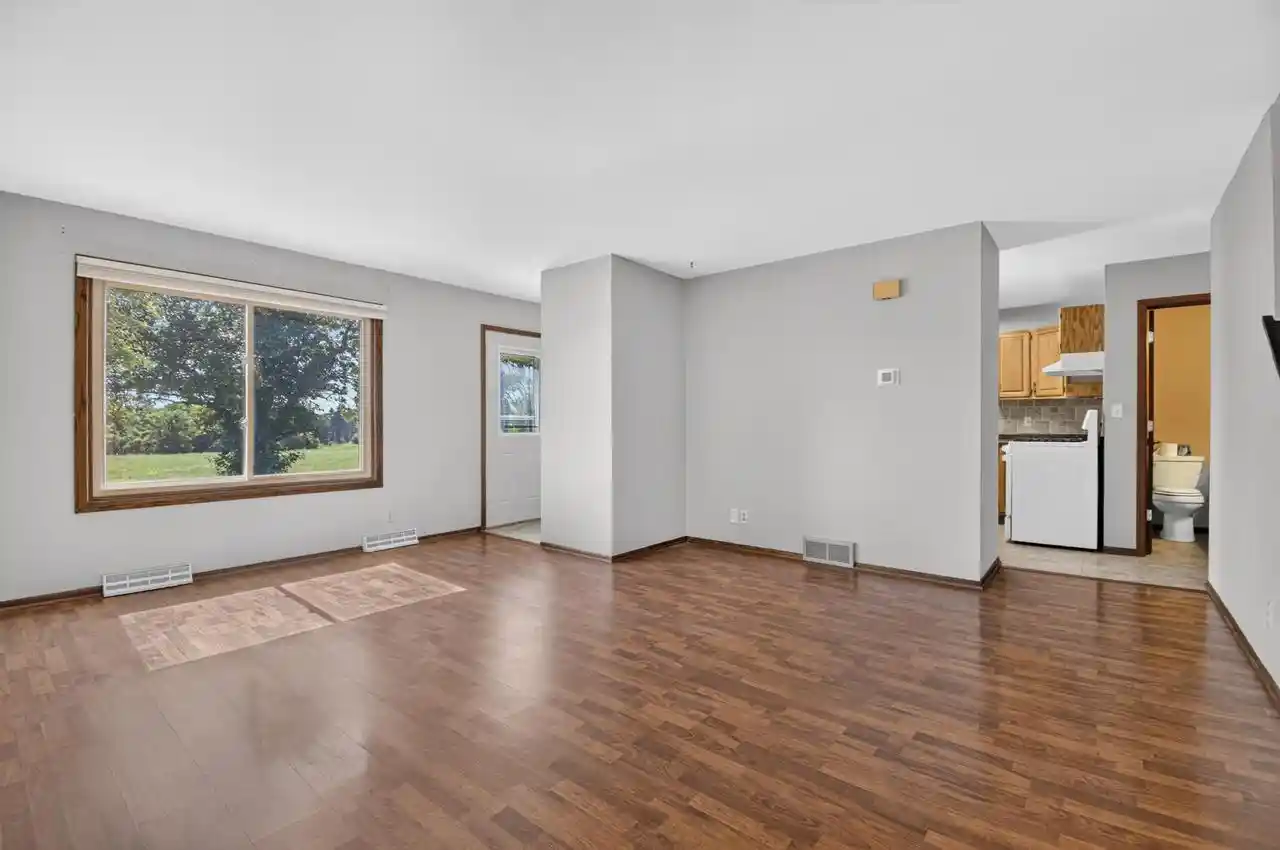 3rd image of 7236 S Delaine Dr Dr #4-7236, Oak Creek, WI 53154 | MLS# 1971855