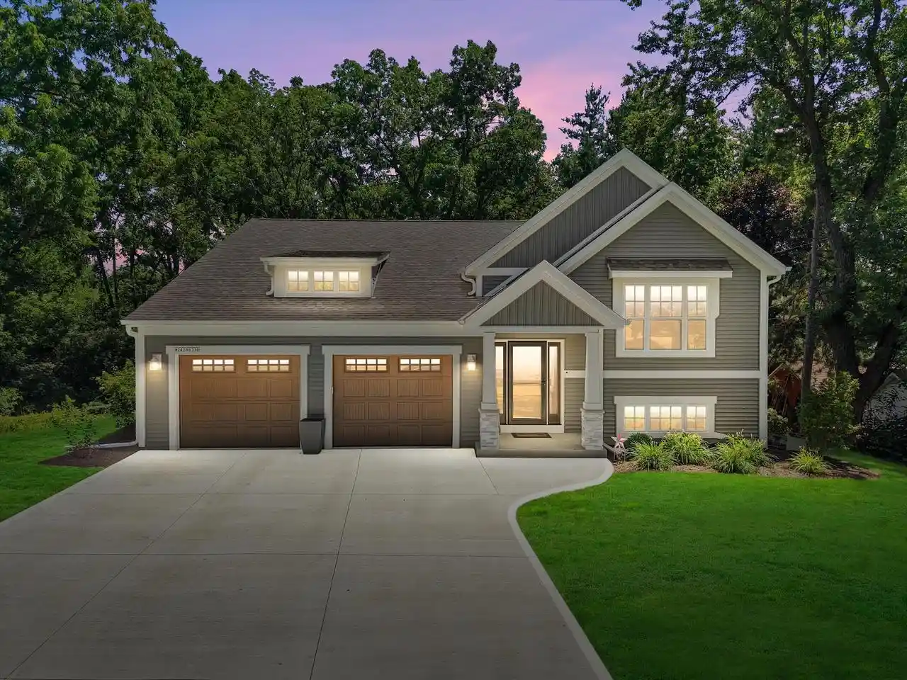 1st image of W242n6316 Oak Dr Dr, Sussex, WI 53089 | MLS# 1971857
