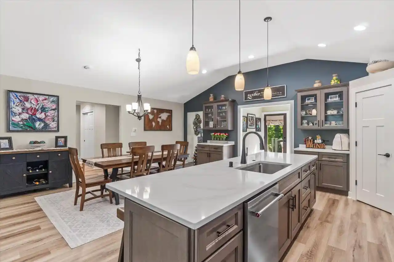 5th image of W242N6316 Oak Dr Dr, Sussex, WI 53089 | MLS# 1971857