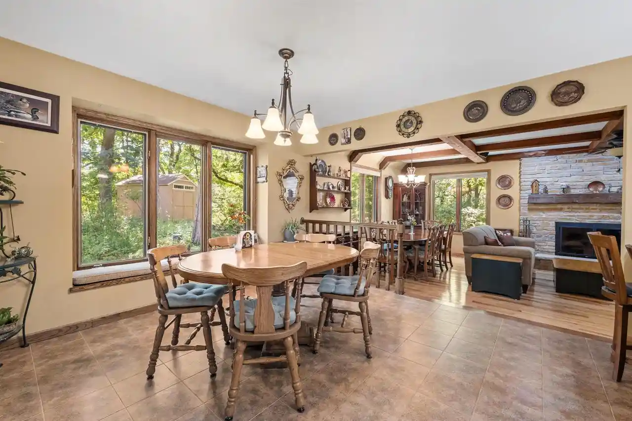 2nd image of W342s4510 Moraine Hills Dr Dr, Dousman, WI 53118 | MLS# 1971862