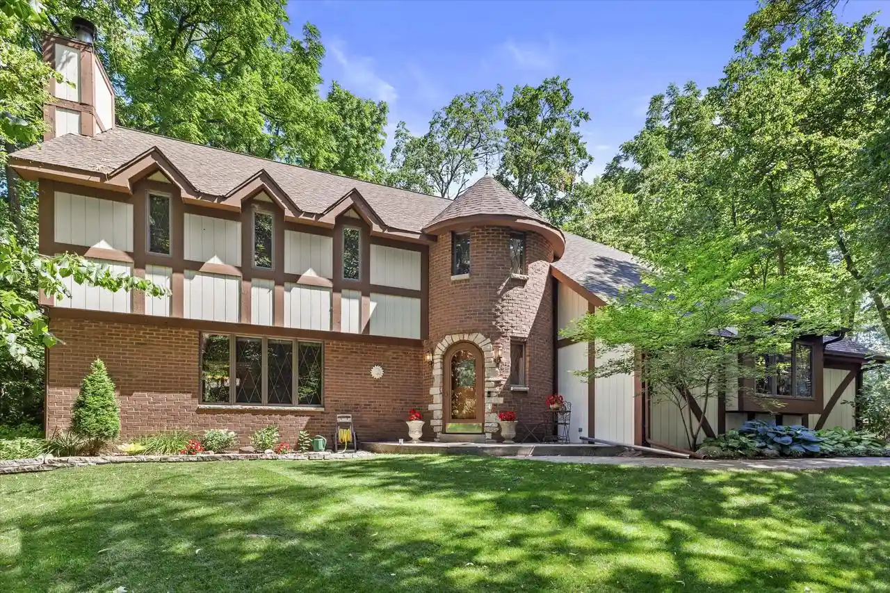 1st image of S68w17886 East Dr Dr, Muskego, WI 53150 | MLS# 1971864
