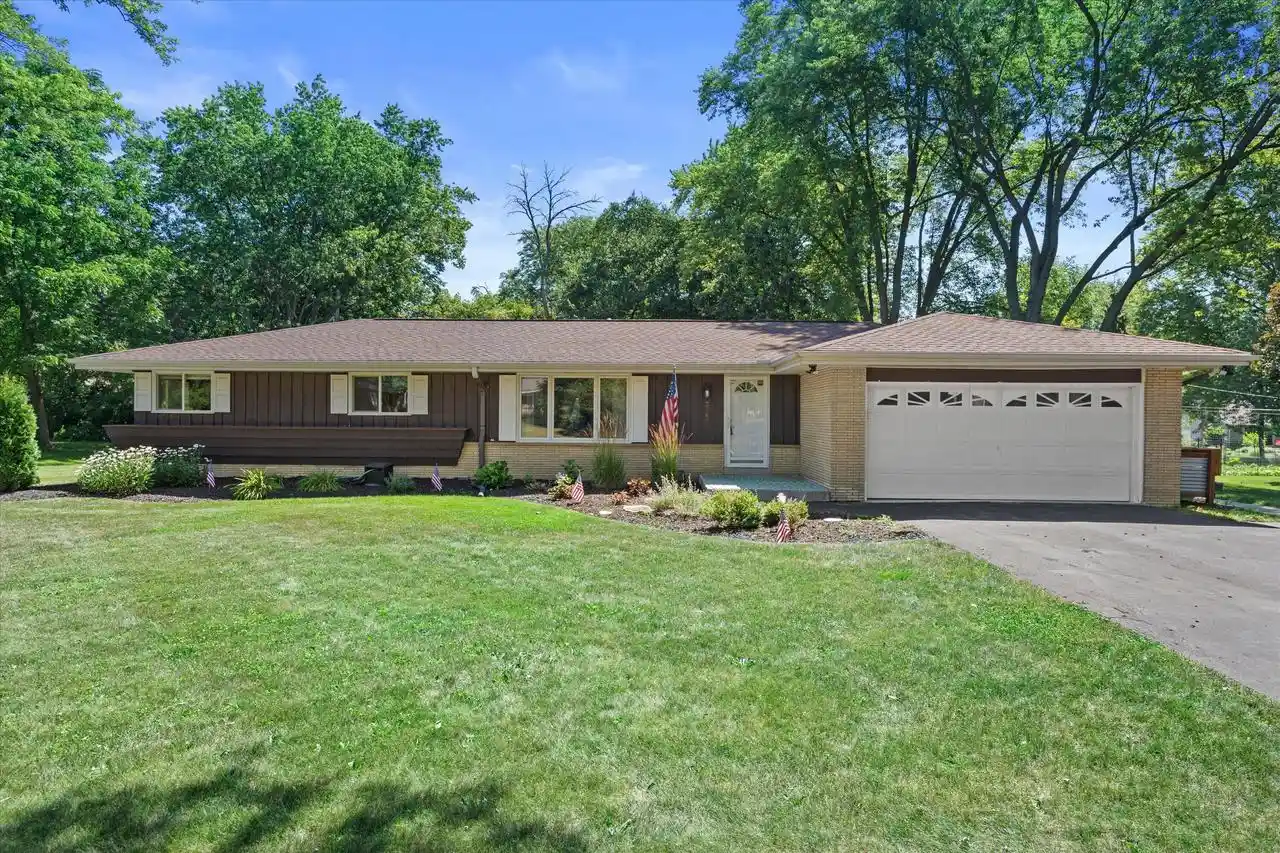 1st image of 3580 Hollywood Lane Lane, Brookfield, WI 53045 | MLS# 1971866