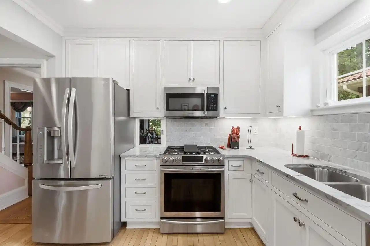 2nd image of 1534 Upper Parkway S Parkway S, Milwaukee, WI 53213 | MLS# 1971876