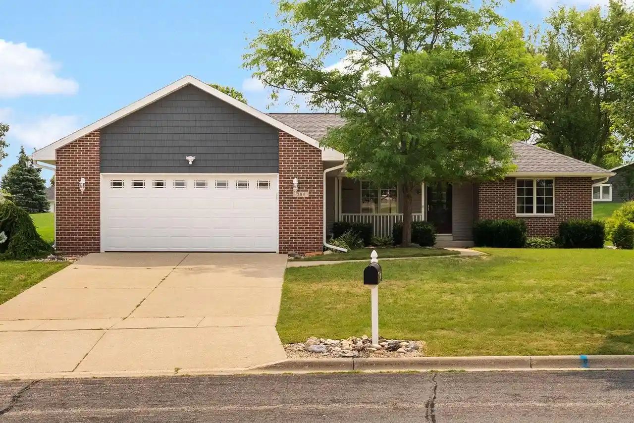 1st image of 204 Noahs Arc Court Court, Evansville, WI 53536 | MLS# 2028190