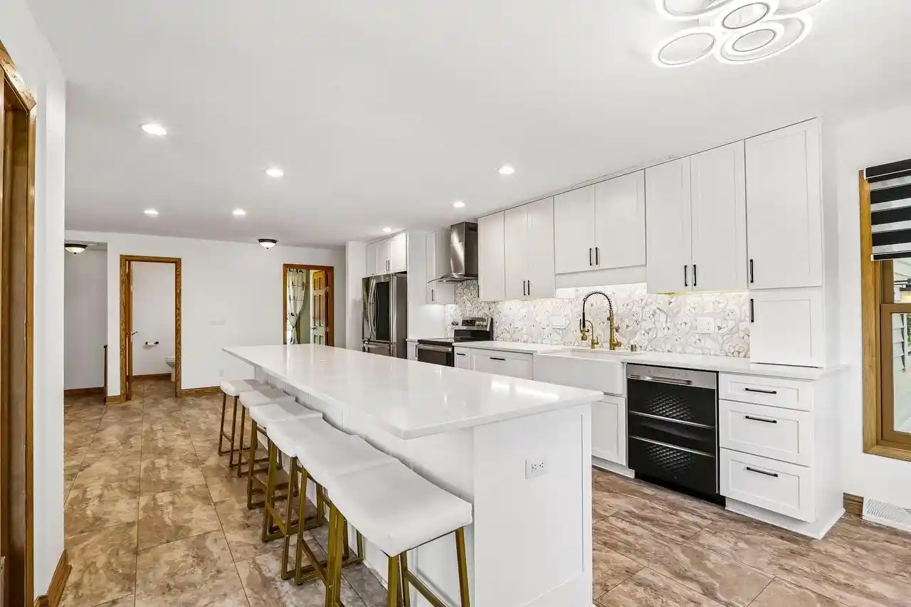 2nd image of N61w35366 Mariner Court Court, Oconomowoc, WI 53066 | MLS# 1971882
