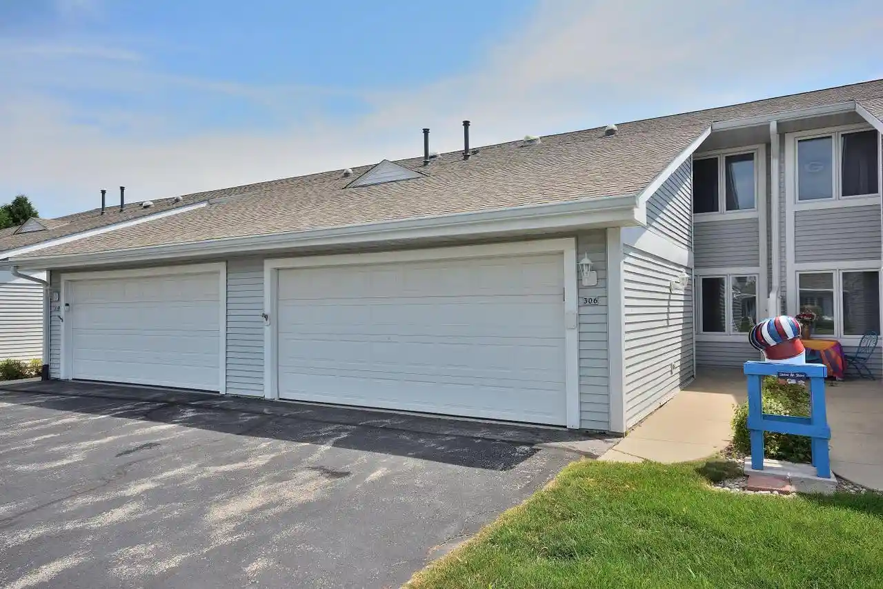 1st image of 306 Hartford Square Square #3, Hartford, WI 53027 | MLS# 1971889