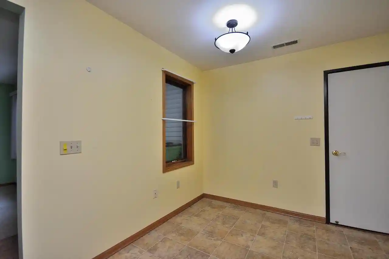 4th image of 306 Hartford Square Square #3, Hartford, WI 53027 | MLS# 1971889