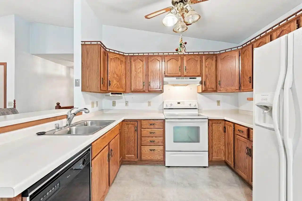 2nd image of 117 Manor Court Court, Slinger, WI 53086 | MLS# 1971887