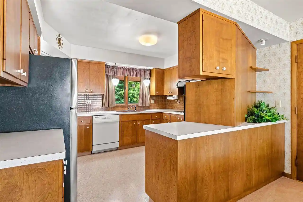 2nd image of 1621 N 29 Street Street, Sheboygan, WI 53081 | MLS# 1971908
