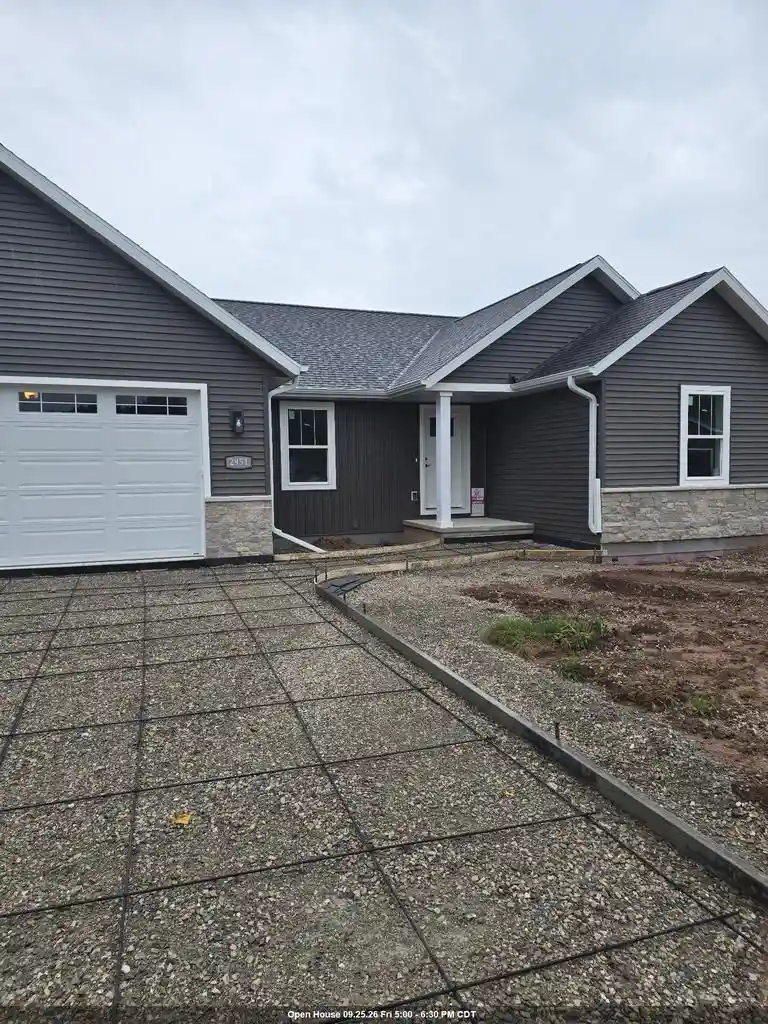 Photo 1 of Single family home for sale at 2951 Winnipeg Street Street, Menasha, WI 54952 | MLS# 50329210 | Listing updated on 2026-09-17