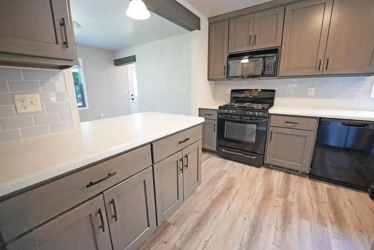 2nd image of 319 S Oakland Avenue Avenue, Oconto Falls, WI 54154 | MLS# 50329206