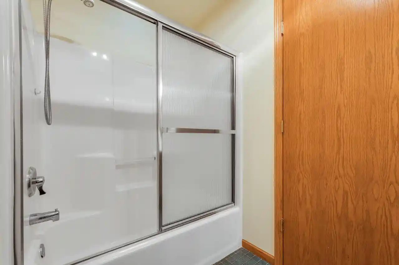 3rd image of 206 Bur Oak Ln Ln, Grafton, WI 53024