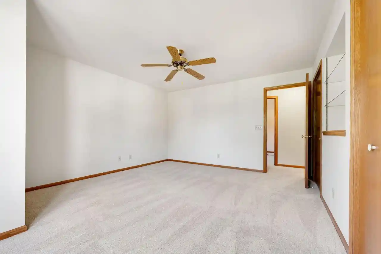 2nd image of 206 Bur Oak Ln Ln, Grafton, WI 53024