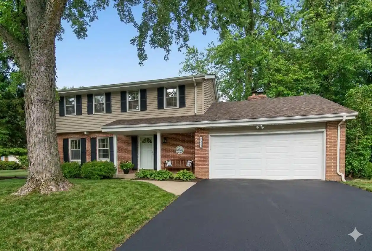 1st image of 2470 Lionel Court Court, Brookfield, WI 53045 | MLS# 1971929