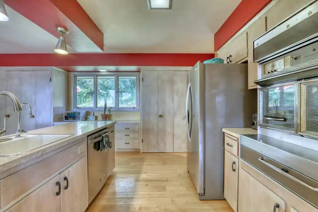 3rd image of 1905 Hillside Dr Dr, Delafield, WI 53018 | MLS# 1971930
